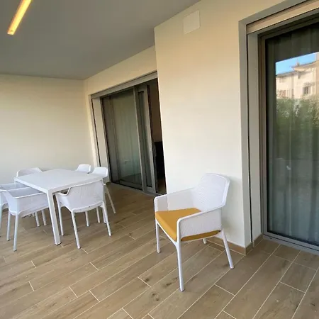 Modern With Terrace Near The Sea * ביביונה