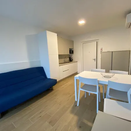 דירה Modern With Terrace Near The Sea