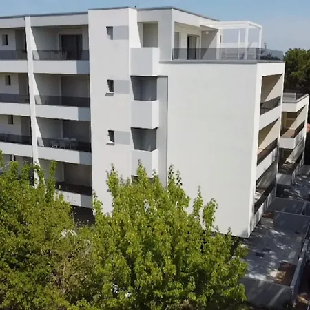 דירה Modern With Terrace Near The Sea ביביונה